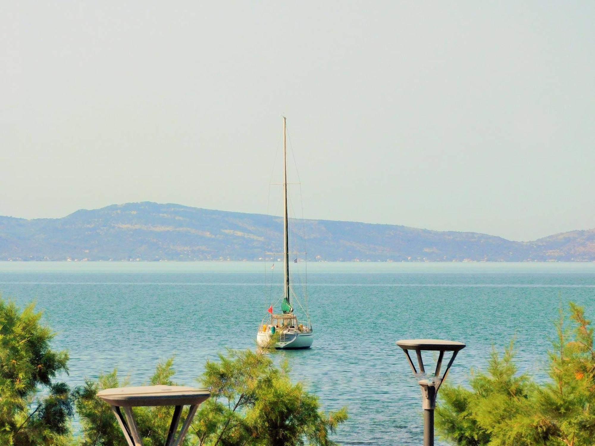 Arisvi All Seasons Hotel สกาลากาลโลนิส ภายนอก รูปภาพ