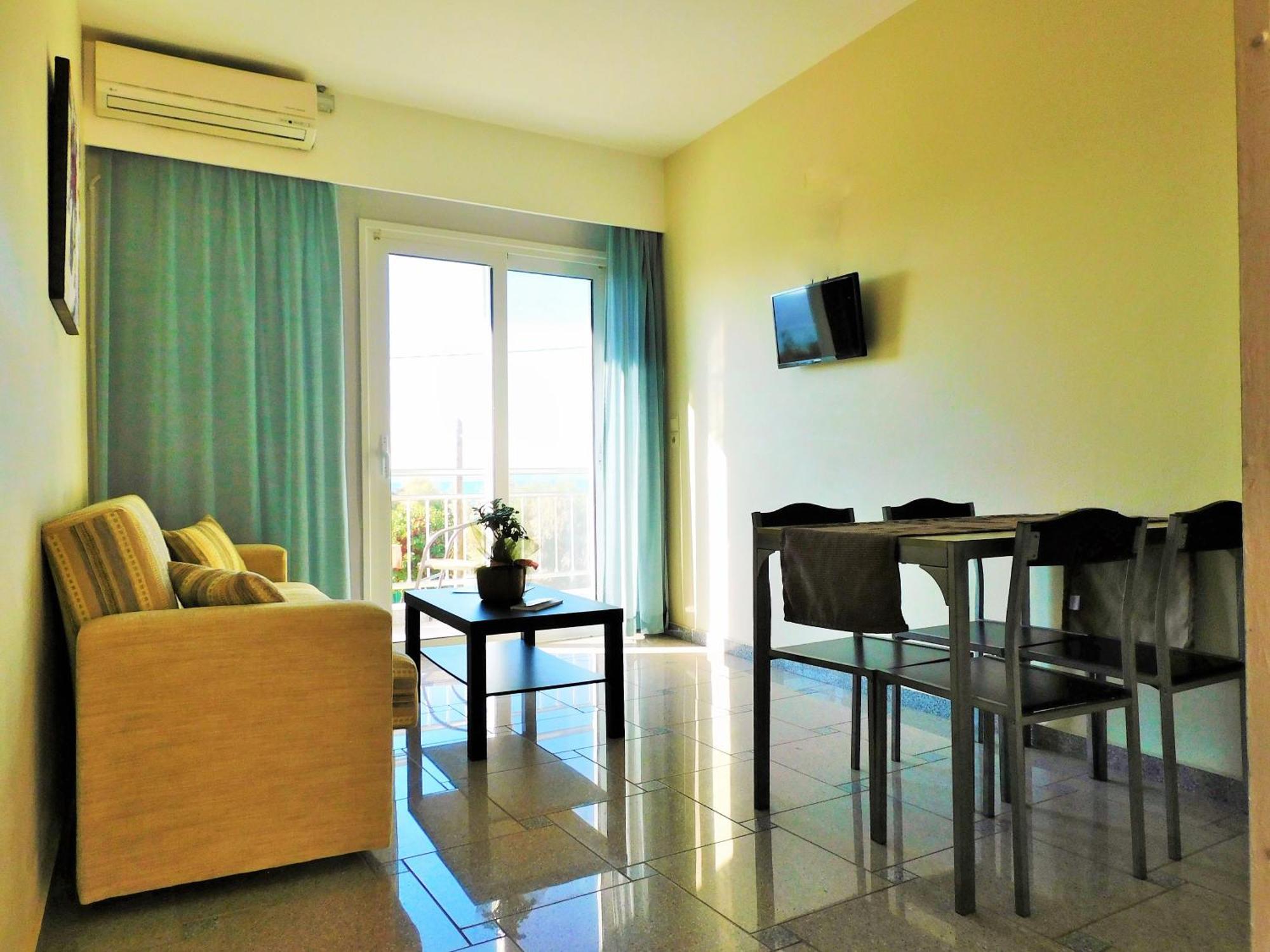 Arisvi All Seasons Hotel สกาลากาลโลนิส ภายนอก รูปภาพ