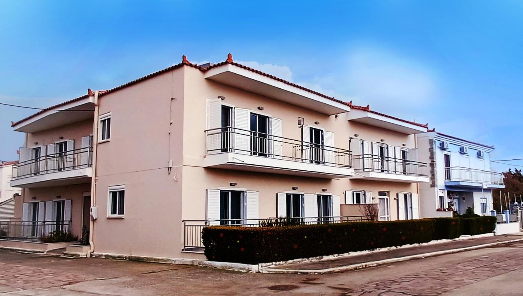 Arisvi All Seasons Hotel สกาลากาลโลนิส ภายนอก รูปภาพ